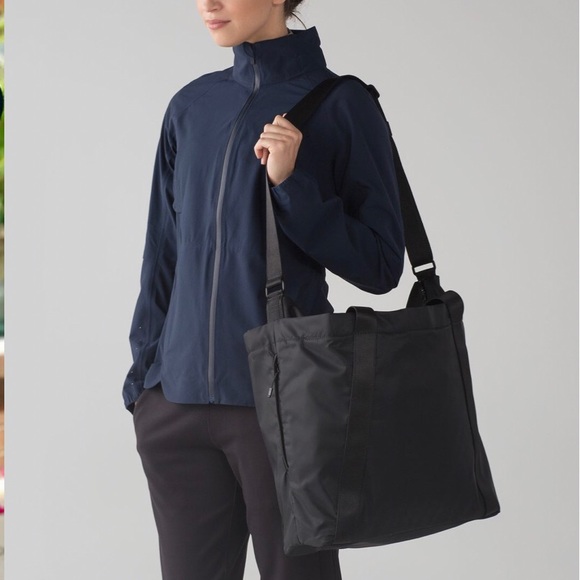 lululemon athletica Handbags - Lululemon Carry the Day Bag